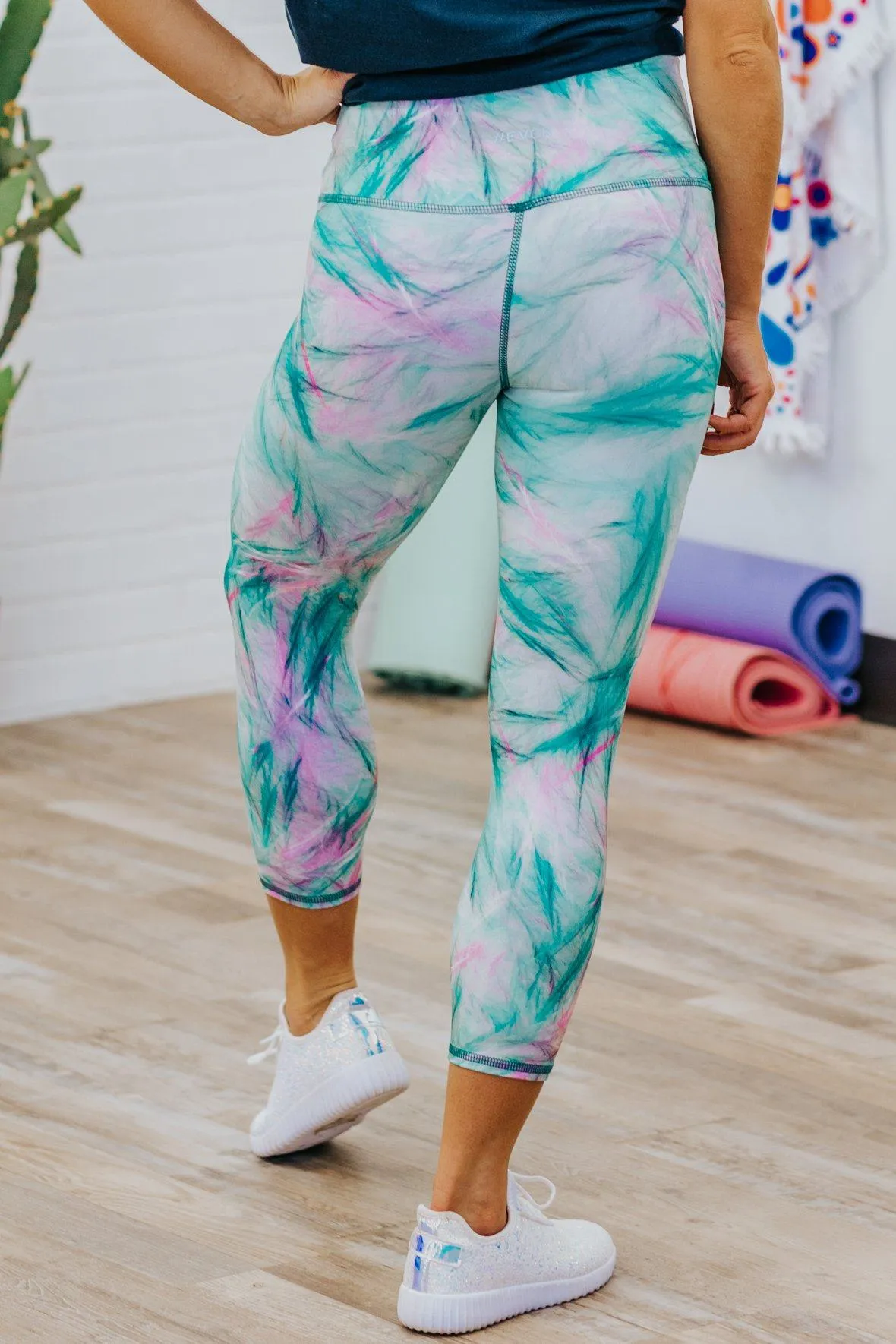 Can't Make Me Stay Tie Dye Print Leggings in Mint