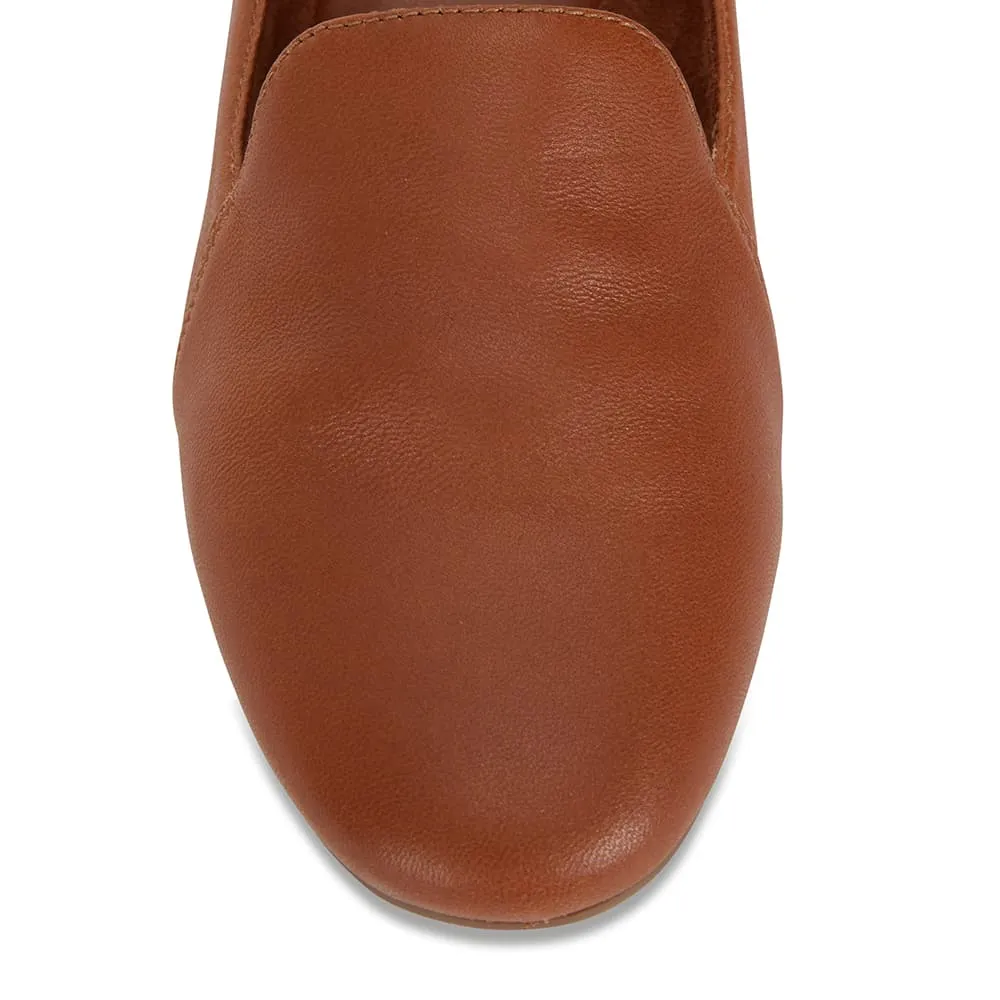 Castle Flat in Cognac Leather