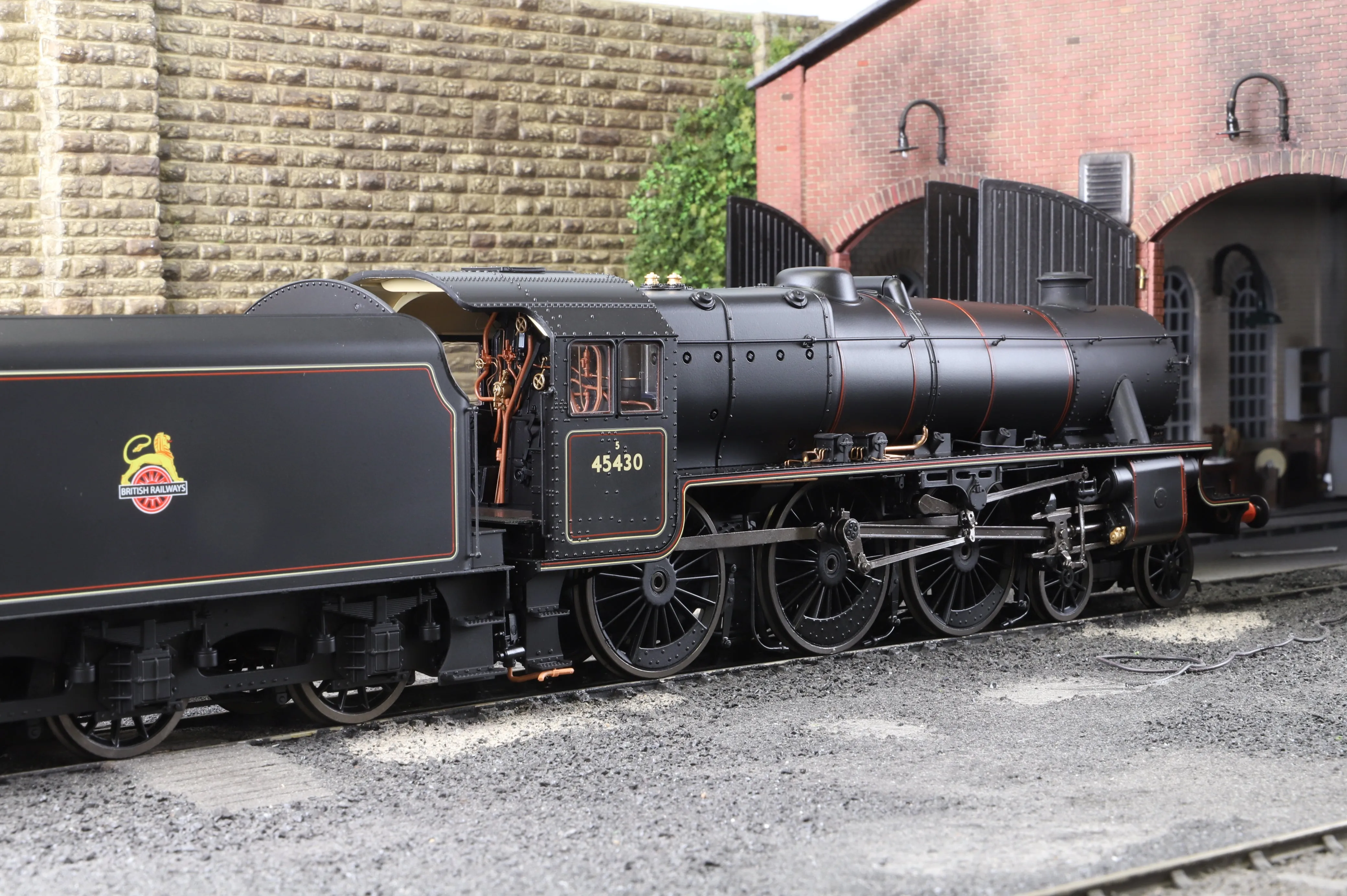 Ellis Clark Trains E1003 O Gauge Stanier Class 5 4-6-0 "Black 5", Early BR Lined, '45430', Welded Tender