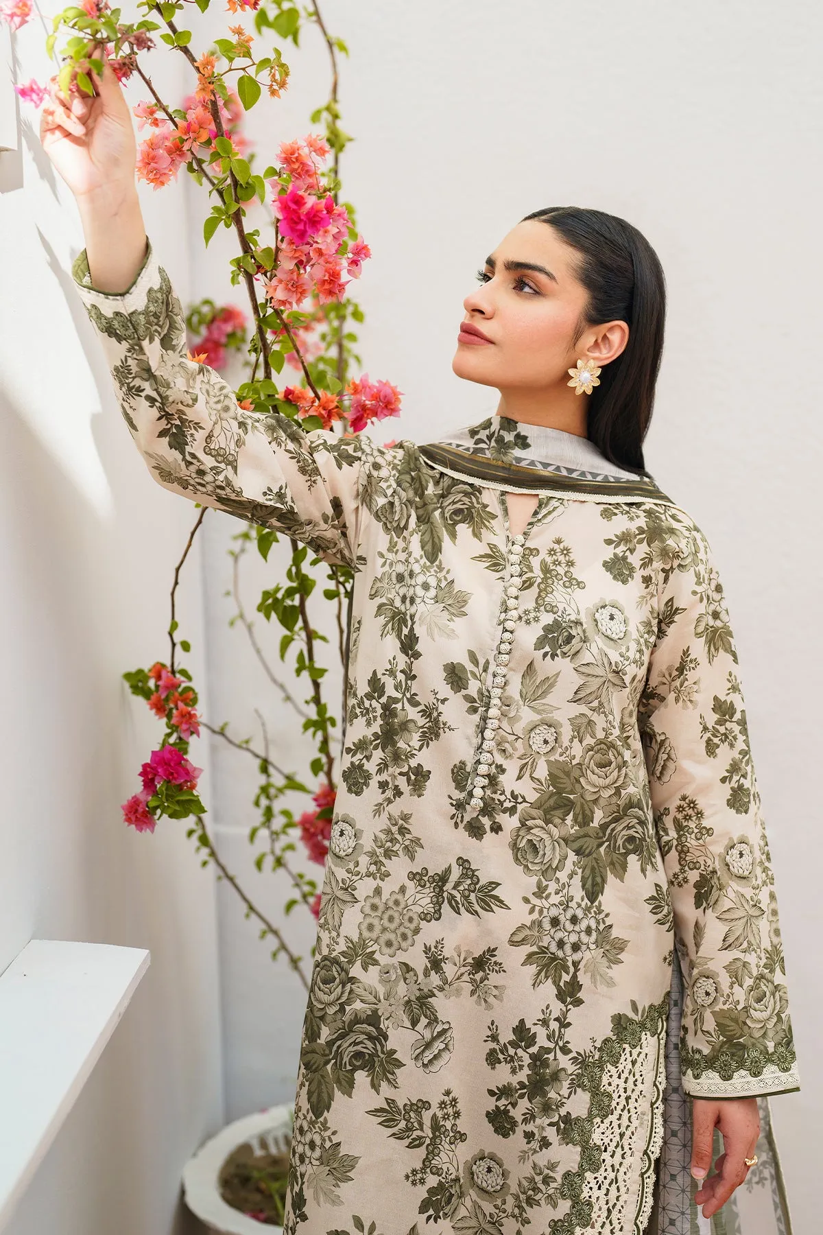 EMBROIDERED PRINTED LAWN UF-636