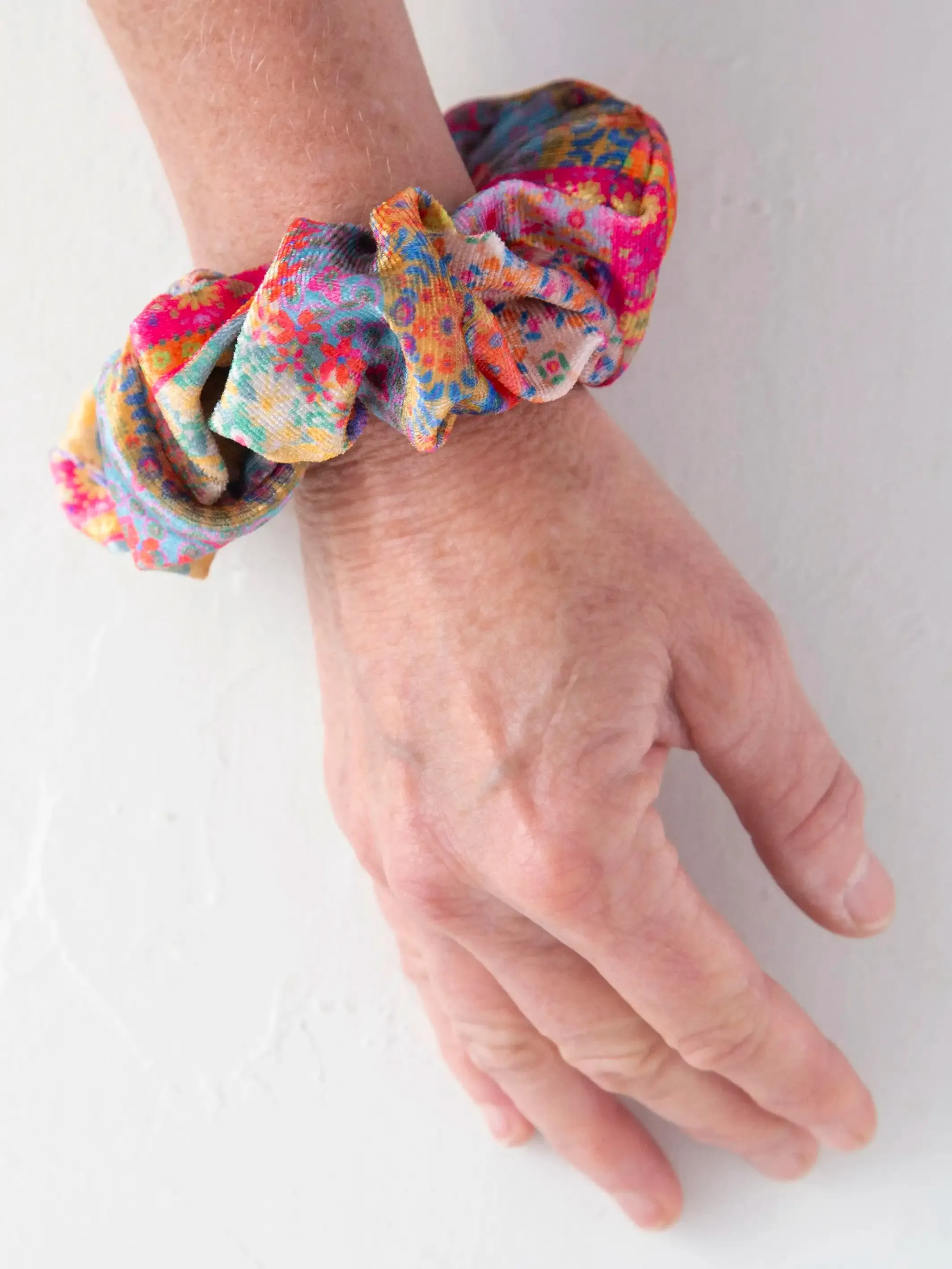 Hideaway Scrunchie - Folk Flower Patchwork